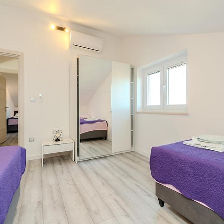 Dali II Apartment Novalja Luaran gambar