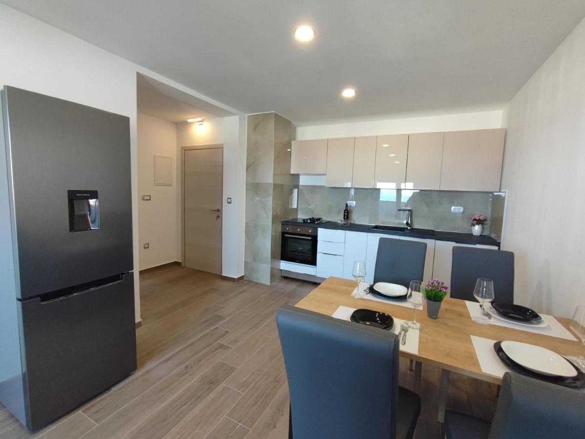 Dali II Apartment Novalja Luaran gambar