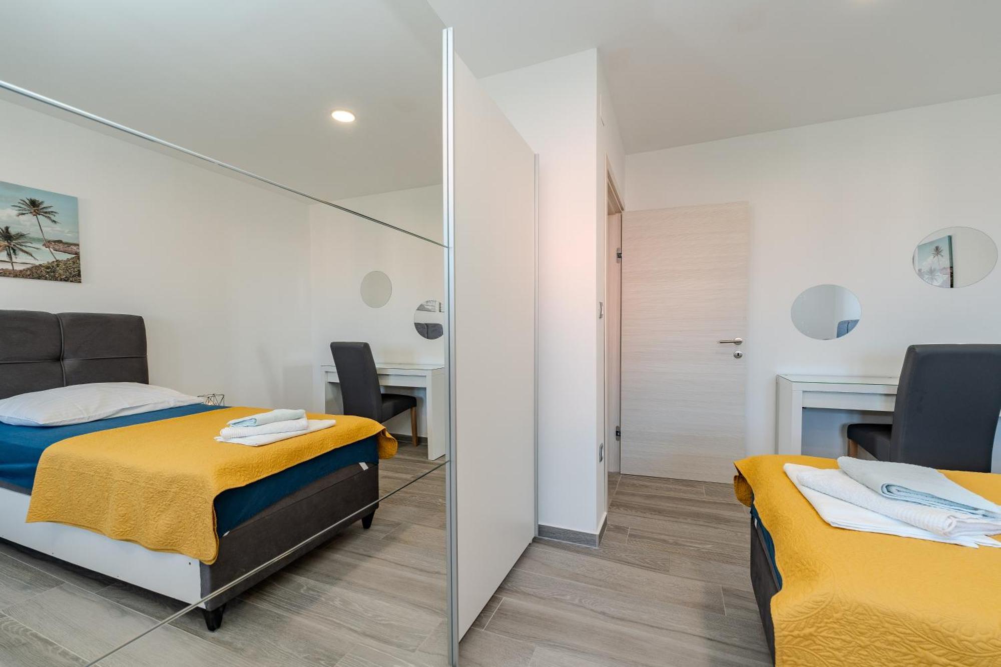 Dali II Apartment Novalja Luaran gambar